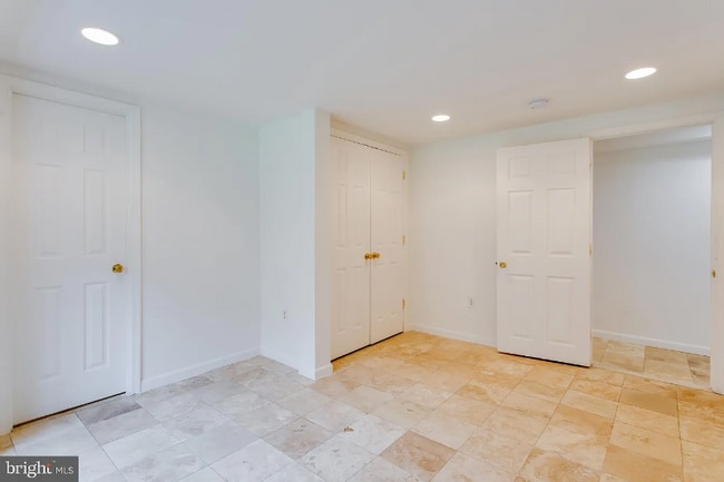 Building Photo - 301 Loureiro Ln