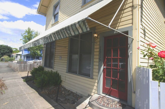 Building Photo - 1515 SE Mill St