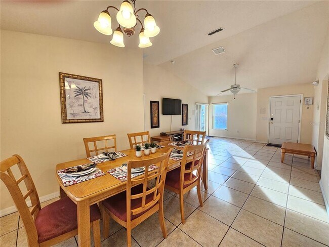 Foto del edificio - 297 Blue Jay Way