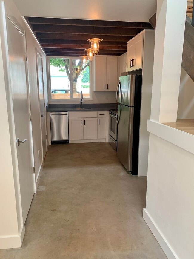 Building Photo - South Park Townhouse