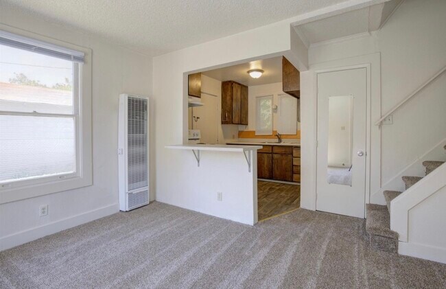 Left - 1215 W Harding Way