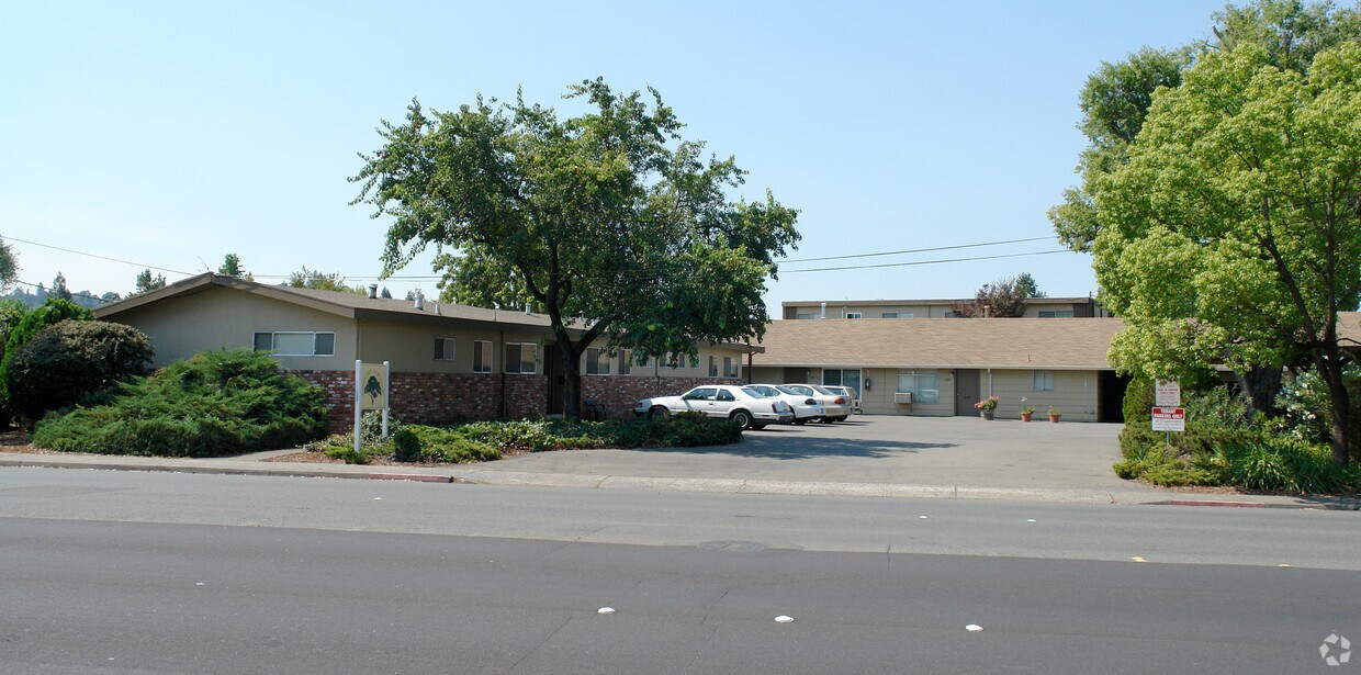 Primary Photo - GreenTree Apartments