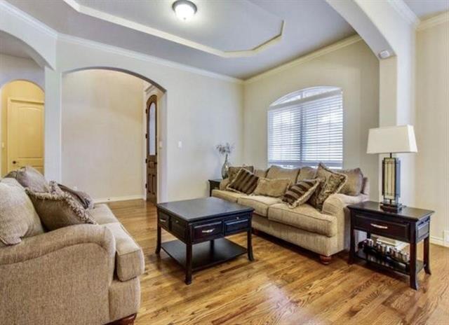 Building Photo - 14123 Sorano Dr