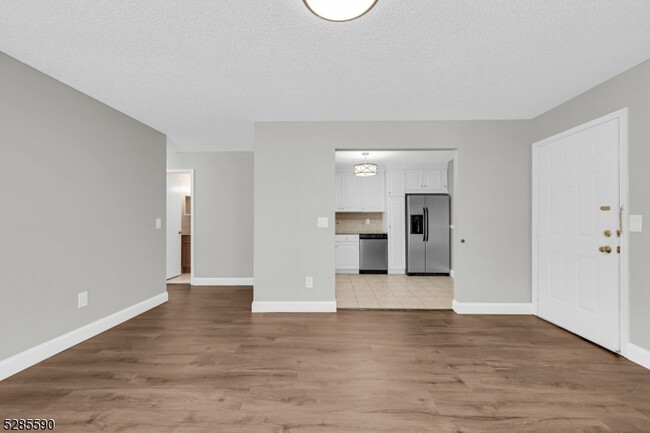 Foto del edificio - 116 Raintree Ln