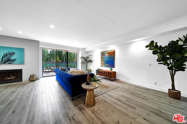 Building Photo - 4460 Wilshire Blvd