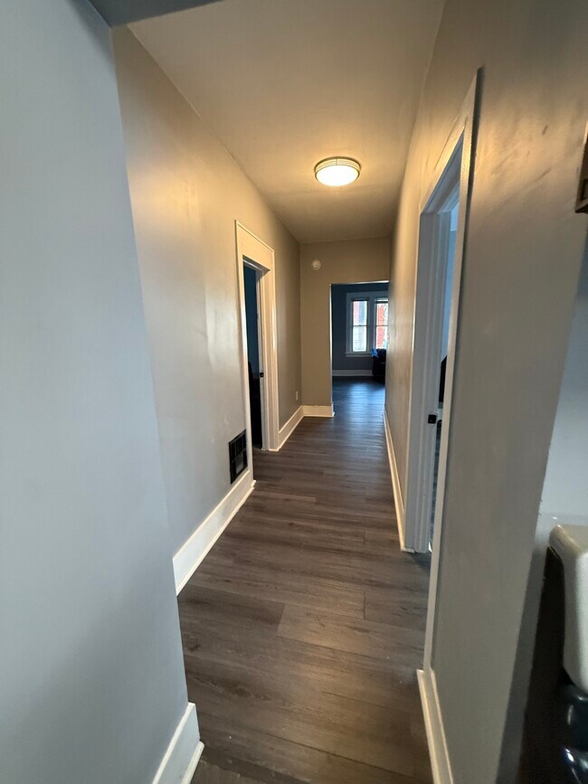 Building Photo - 1322 Madison St