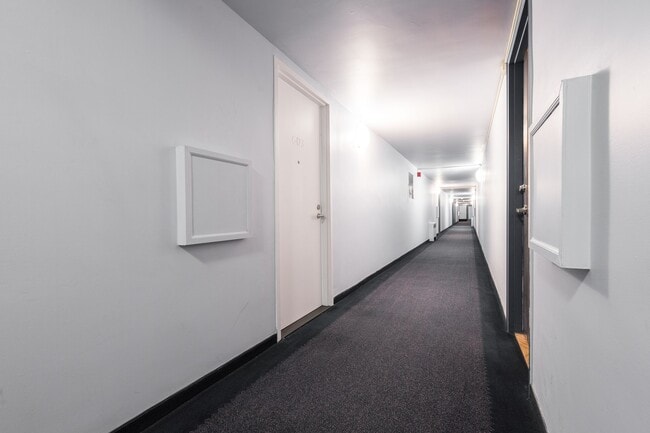 Building Photo - 4 Overland Drive