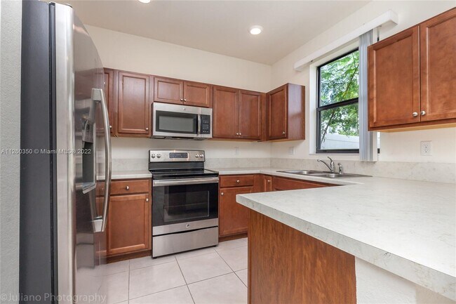 Foto del edificio - 3379 W 94th Ter