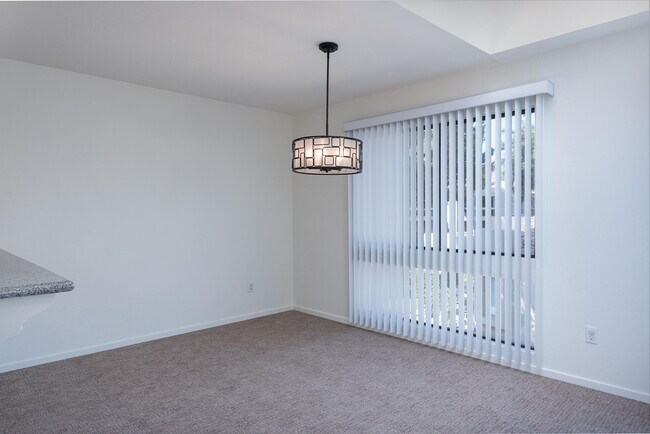 Foto del edificio - 35200 Cathedral Canyon Dr