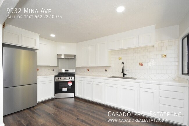 Foto del edificio - 9932 Mina Ave
