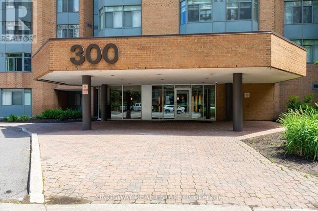 Building Photo - 300 Webb Dr