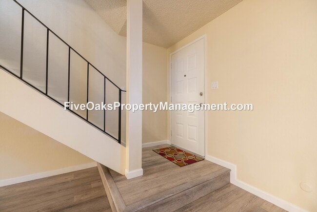 Building Photo - 5824 Shadow Creek Dr