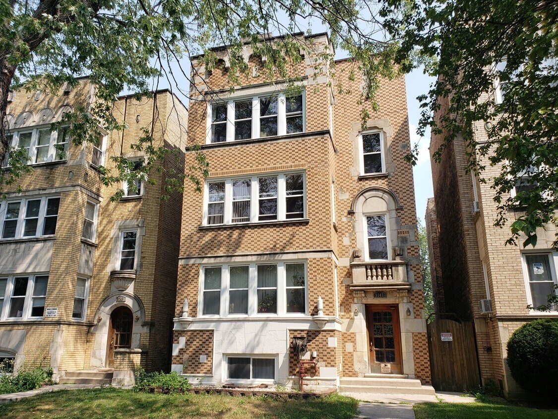 5747 N Spaulding Ave Unit 2, Chicago, IL 60659 Condo for Rent in