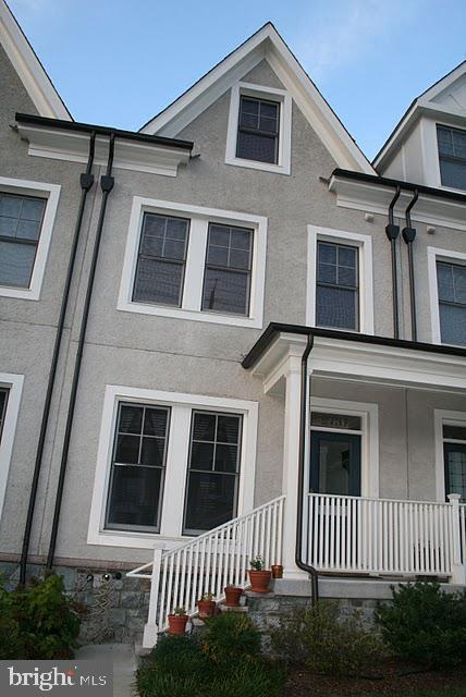 Foto del edificio - 2731 Linden Ln