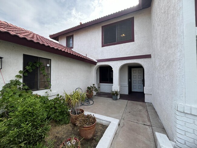 Building Photo - 1469 S Idyllwild Ave