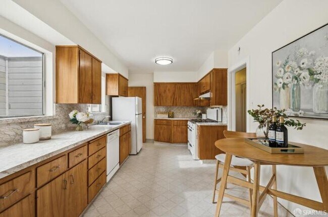 Foto del edificio - 827 38th Ave