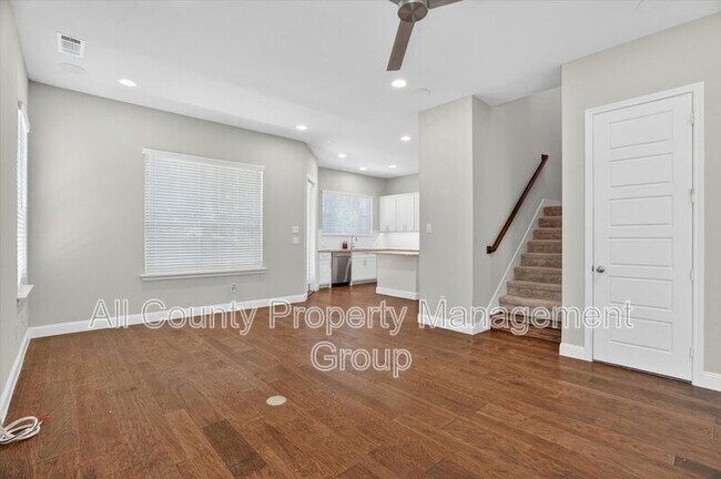 Foto del edificio - 6330 Oakbend Cir