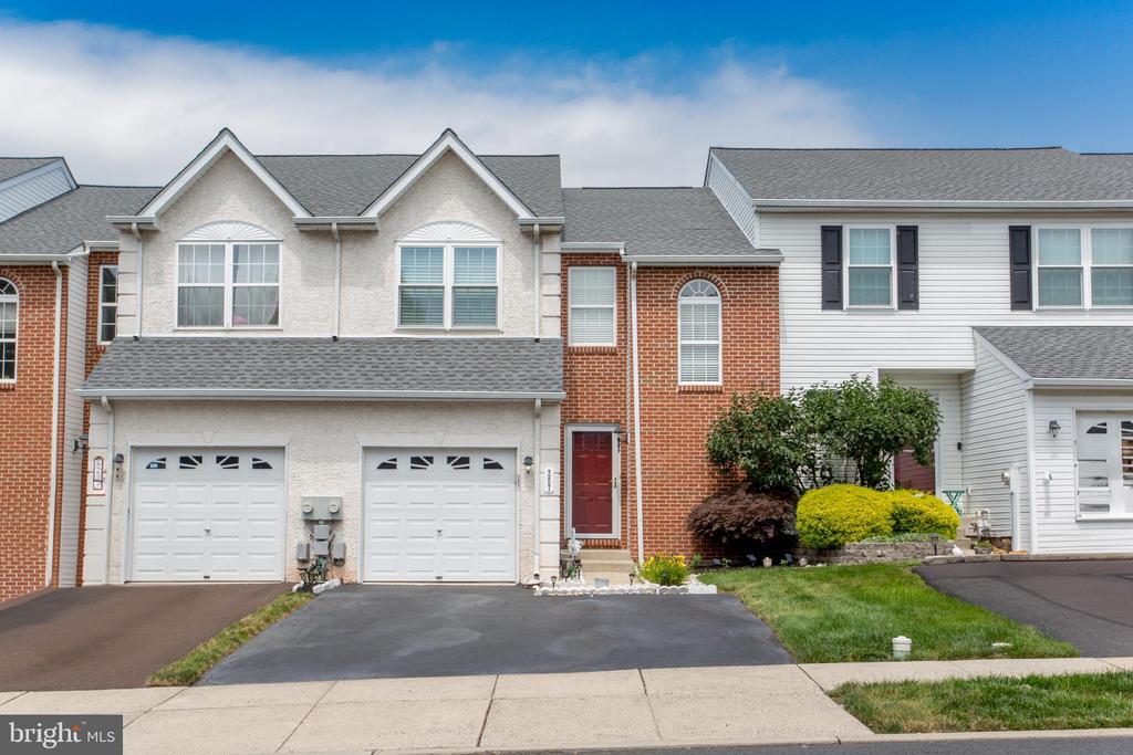 Foto principal - 207 Hampshire Dr