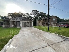 Building Photo - 6715 Blimp Base Blvd