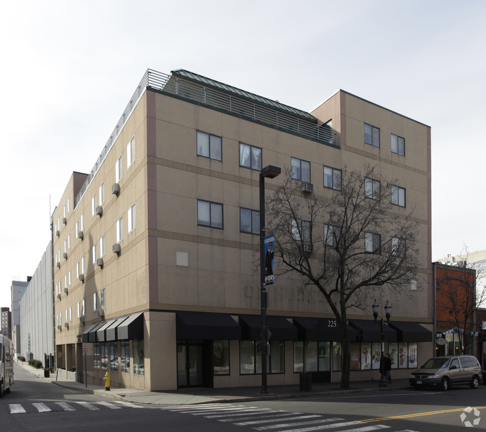 Primary Photo - 225 Atlantic St