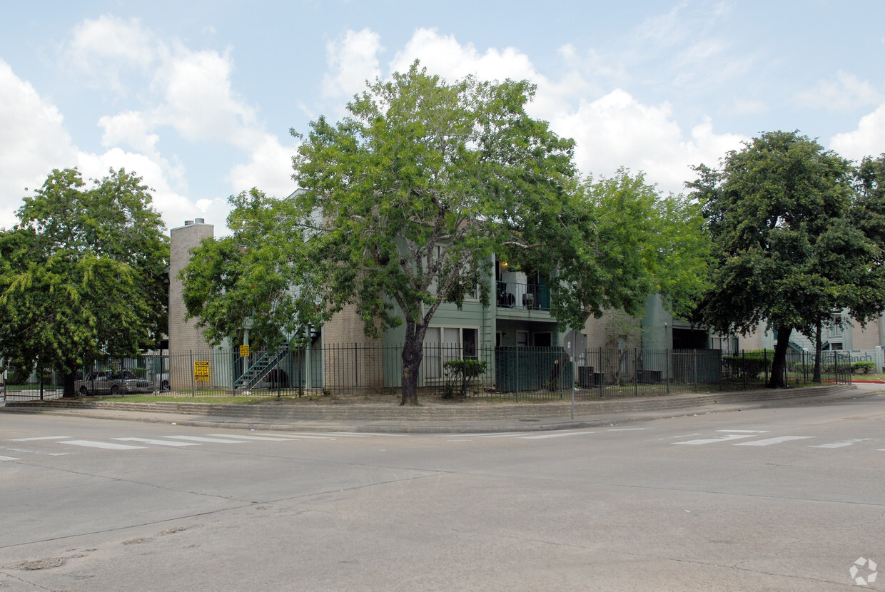 Building Photo - Sugar Branch Condos