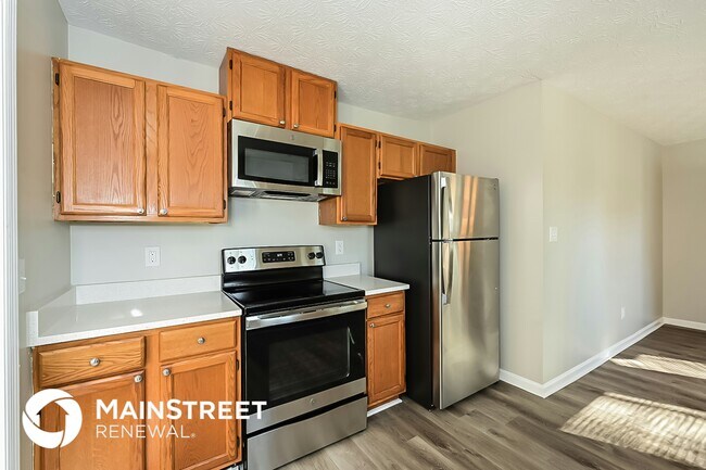 Foto del edificio - 561 Sunnyhill Dr