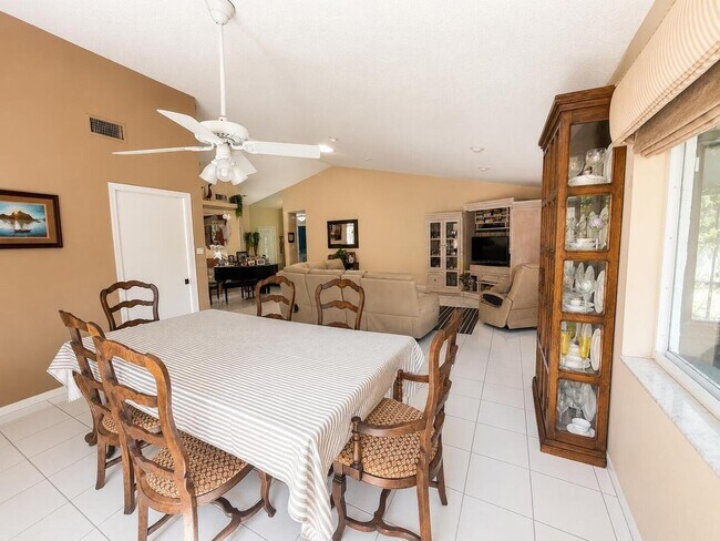 Building Photo - 7758 Cloverfield Cir