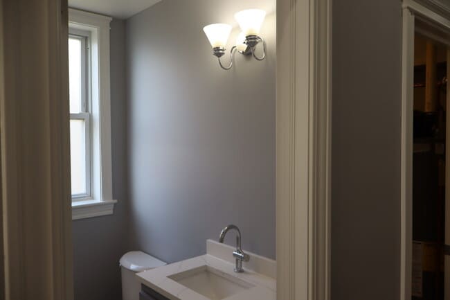 Building Photo - 4120 W Gladys Ave