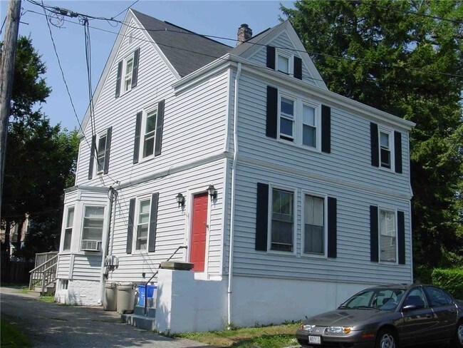 Building Photo - 10 Arnold Ave