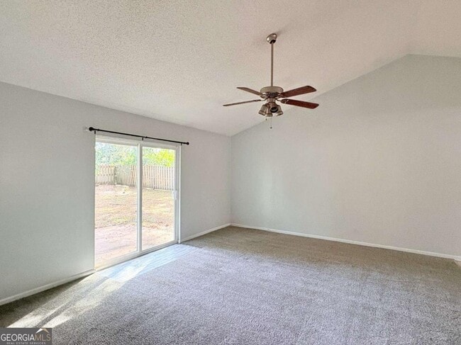 Building Photo - 304 McQueen Cir