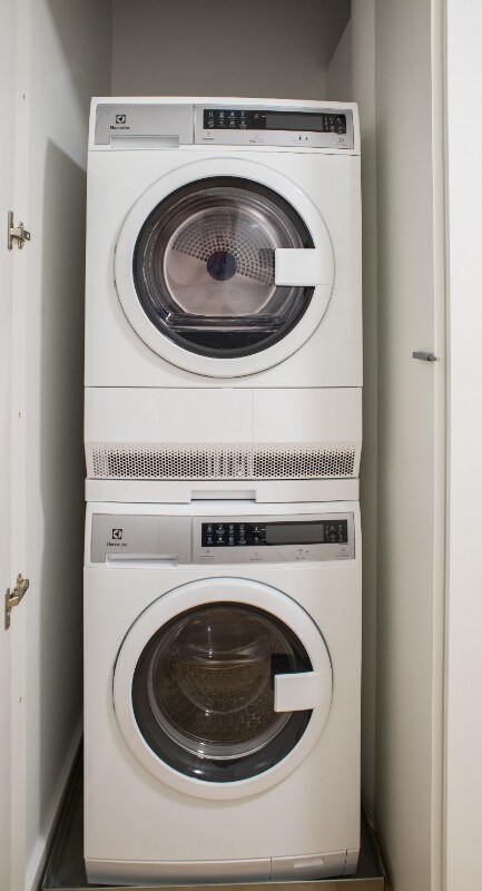 Washer/dryer in unit - 1075 NW Northrup St
