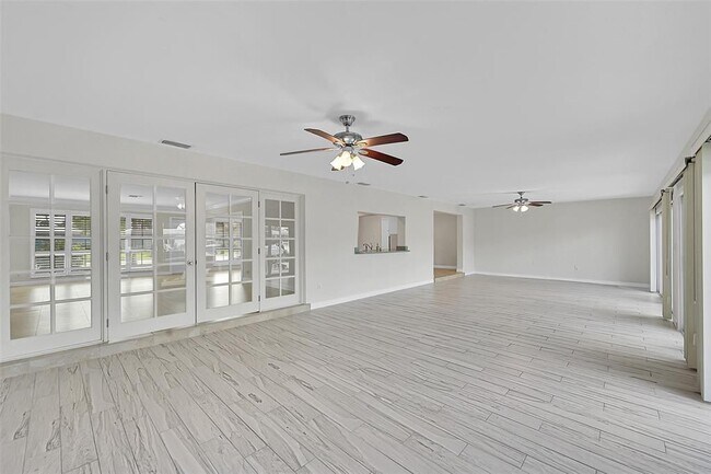 Foto del edificio - 211 SE 9th Ct
