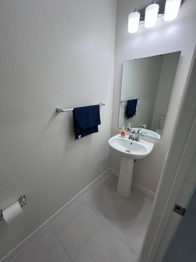 Building Photo - 2759 Raindrop Run St