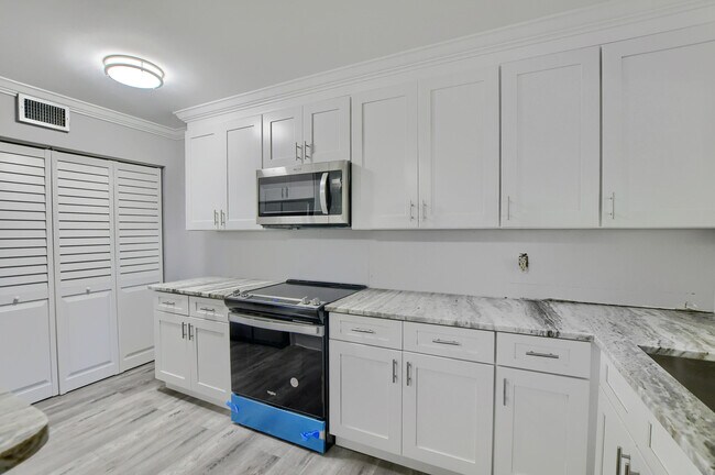 Foto del edificio - 17 Willowbrook Ln