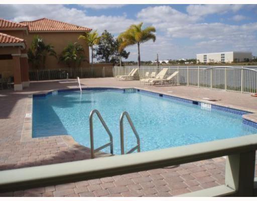 Foto del edificio - 765 SW 107th Ave