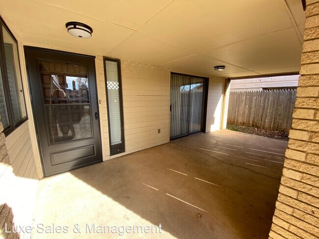 Building Photo - 2 br, 2 bath House - 8029 NW 104th St