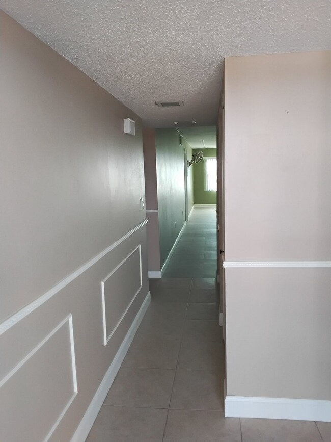 Foto del edificio - "$200 move in special. Spacious 2-Bed, 2-B...