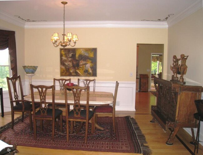 Building Photo - 42 Vanderveer Dr