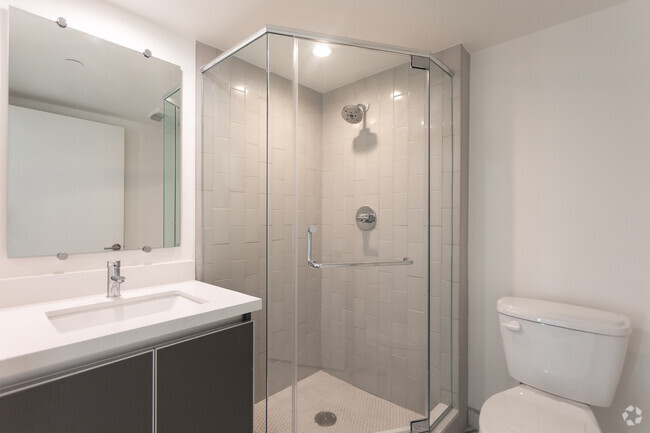 2BR,2BA - 800SF - Bathroom - Sunset Rise