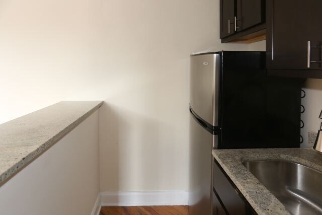 Building Photo - 4644 N Paulina St