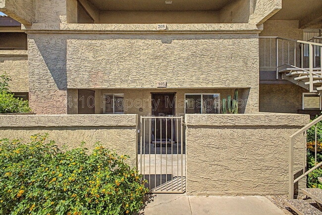 Building Photo - 4050 E Cactus Rd