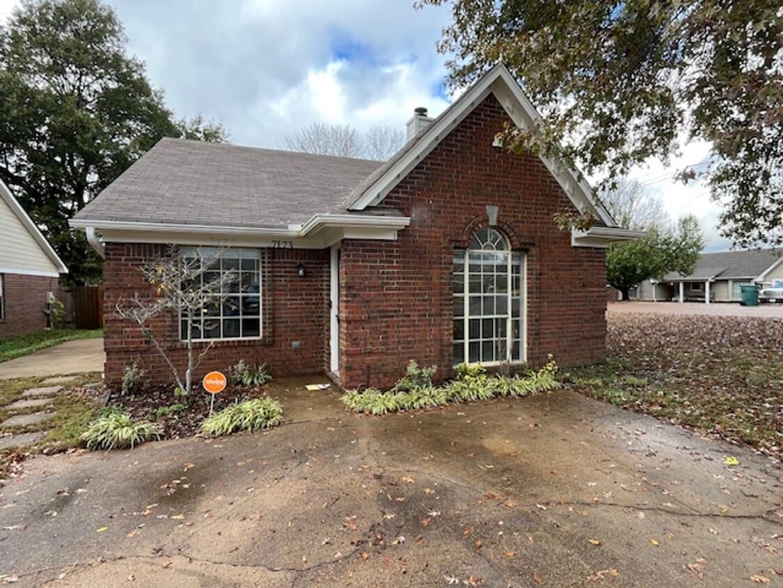 Primary Photo - Renovated 2 Bedroom 2 Bath Home for Rent!