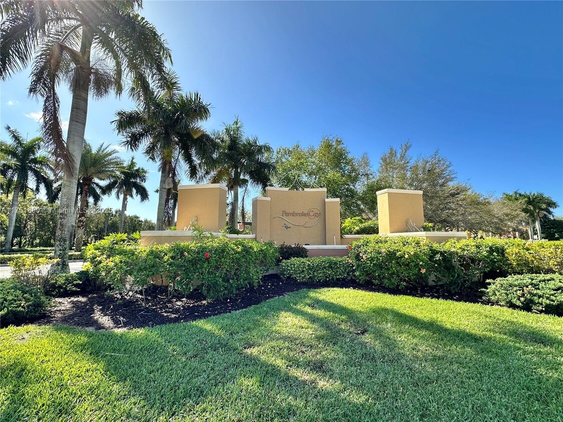 Foto principal - 942 SW 143rd Ave