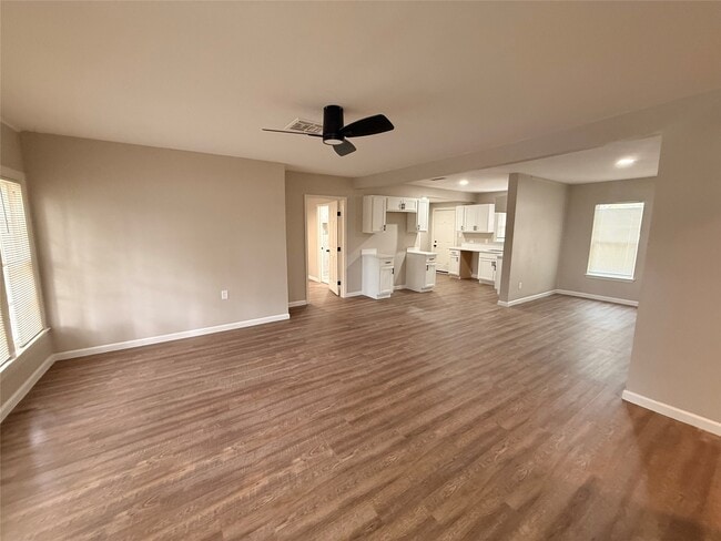 Foto del edificio - 6633 Burkett St.