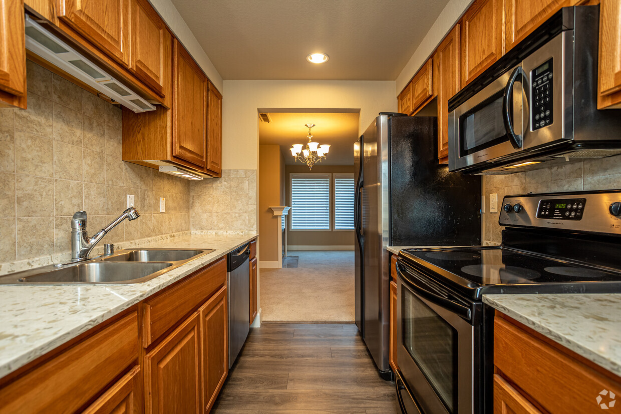 Village at The Pointe Apartments - 5702 N 33rd St Tacoma, WA ...