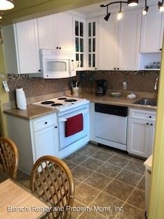 Building Photo - 2 br, 1 bath House - 6800 Sunset Way #704