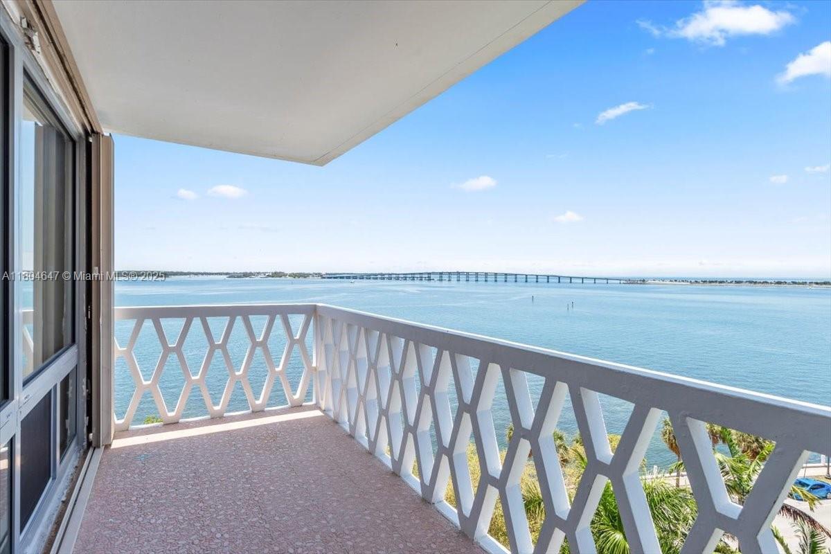 Foto principal - 1430 Brickell Bay Dr