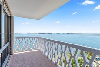Building Photo - 1430 Brickell Bay Dr