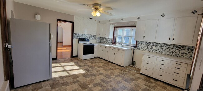 Foto del edificio - 690 Highland Ave