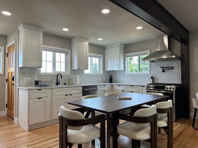 Foto del edificio - 5403 Beacon Ave S